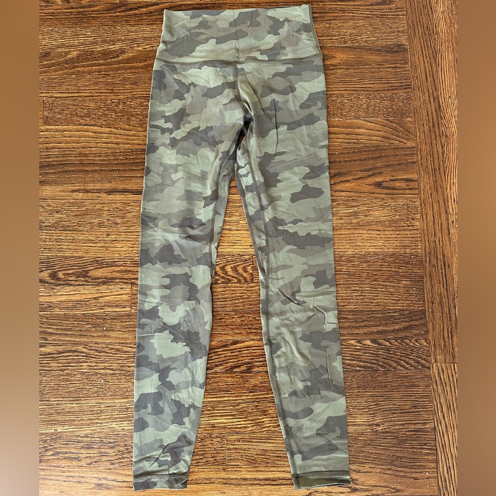 Lululemon green camo align pant size 6